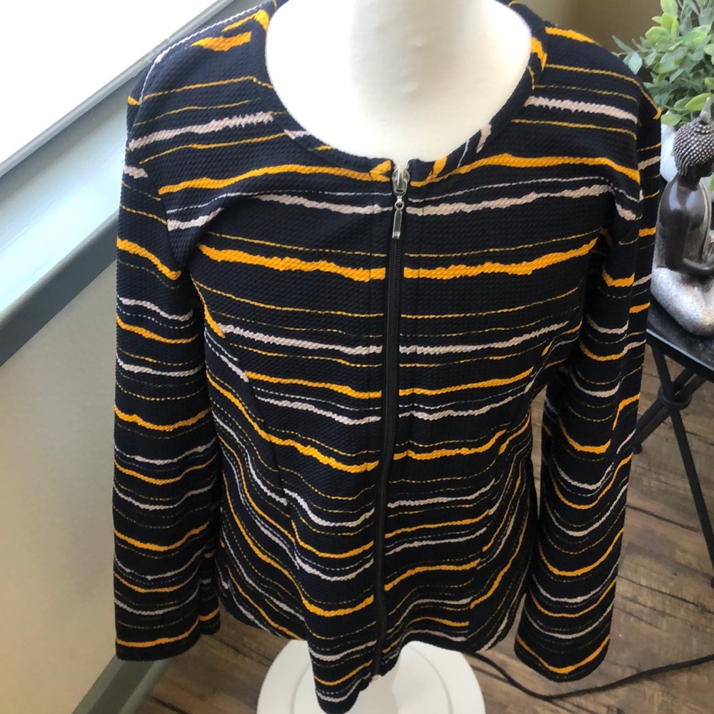 Long sleeve shirt size medium